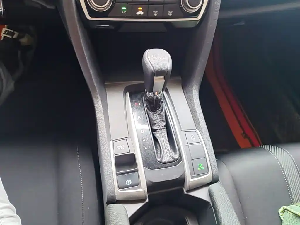 Honda Civic 2018 — фото 14