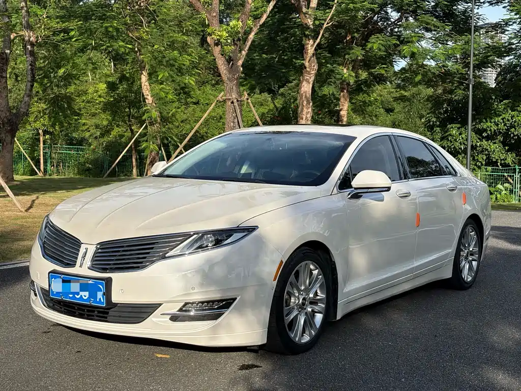 Lincoln MKZ 2015 — фото 1