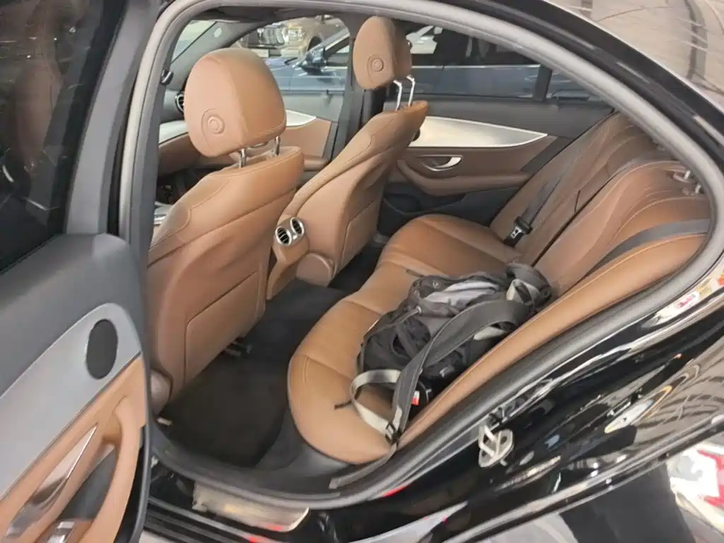 Mercedes-Benz E-Class 2020 — фото 24
