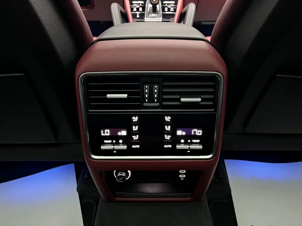Porsche Cayenne 2019 — фото 12