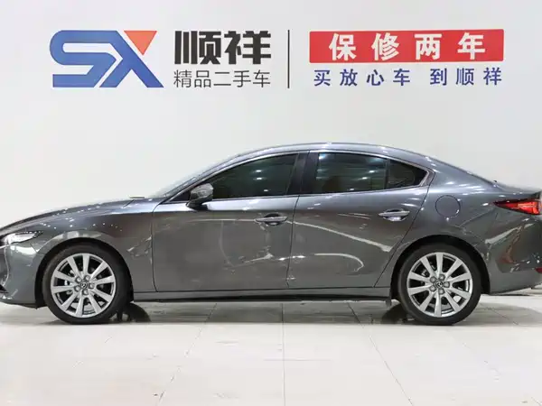 Mazda 3 Axela 2024