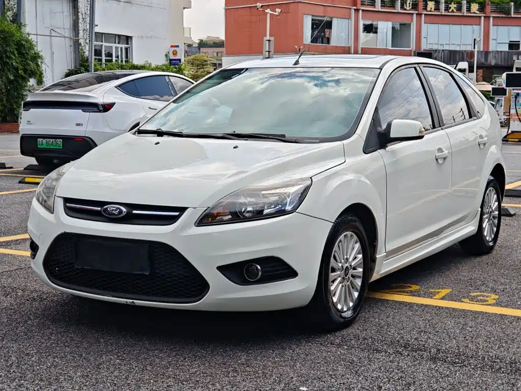 Ford Focus 2014 — фото 1