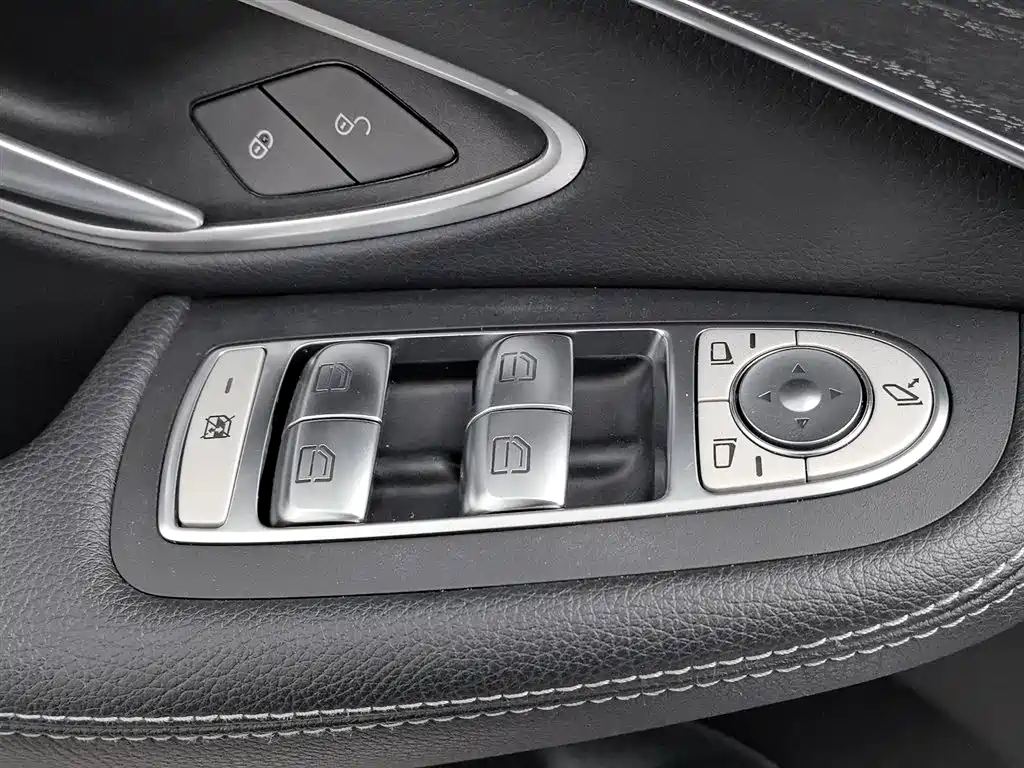 Mercedes-Benz C-Class 2019 — фото 9