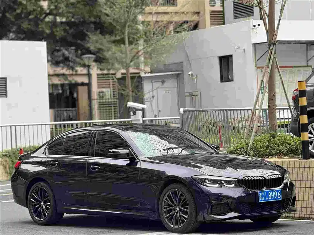 BMW 3 Series 2022 — фото 2
