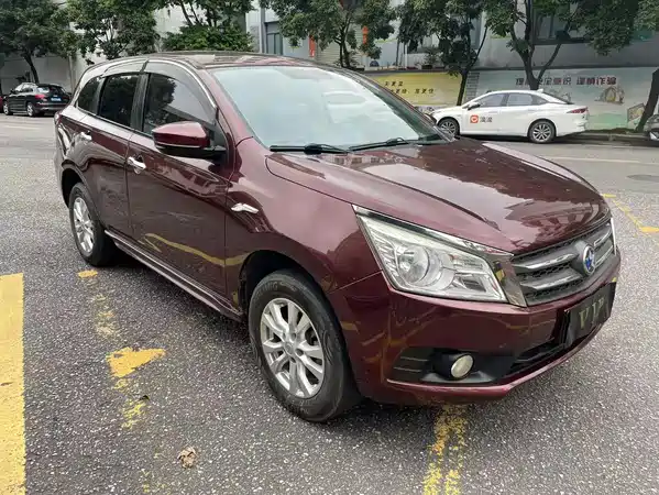 Venucia T70 2015