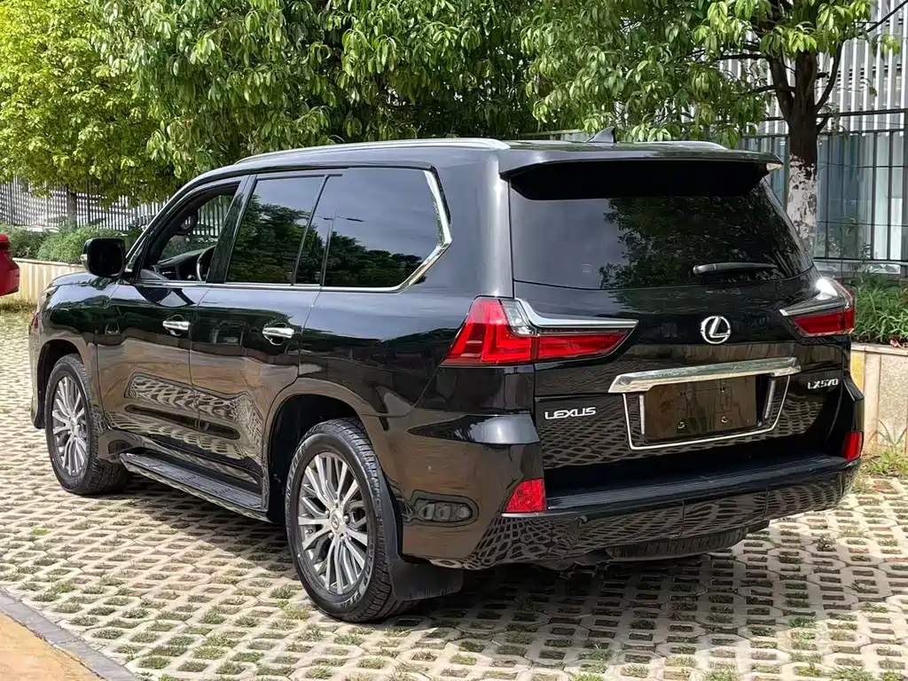 Lexus LX 2018 — фото 6