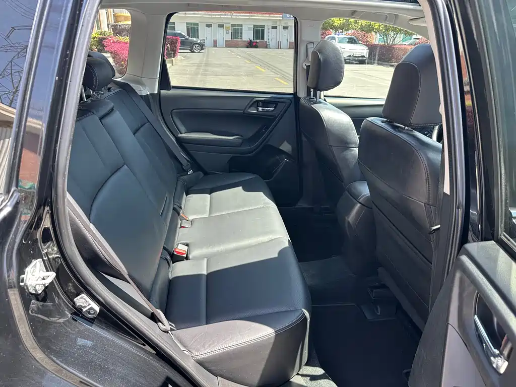 Subaru Forester 2015 — фото 23
