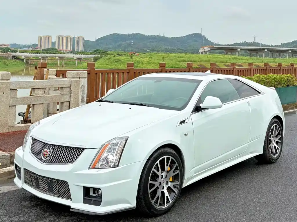 Cadillac CTS 2013 — фото 1