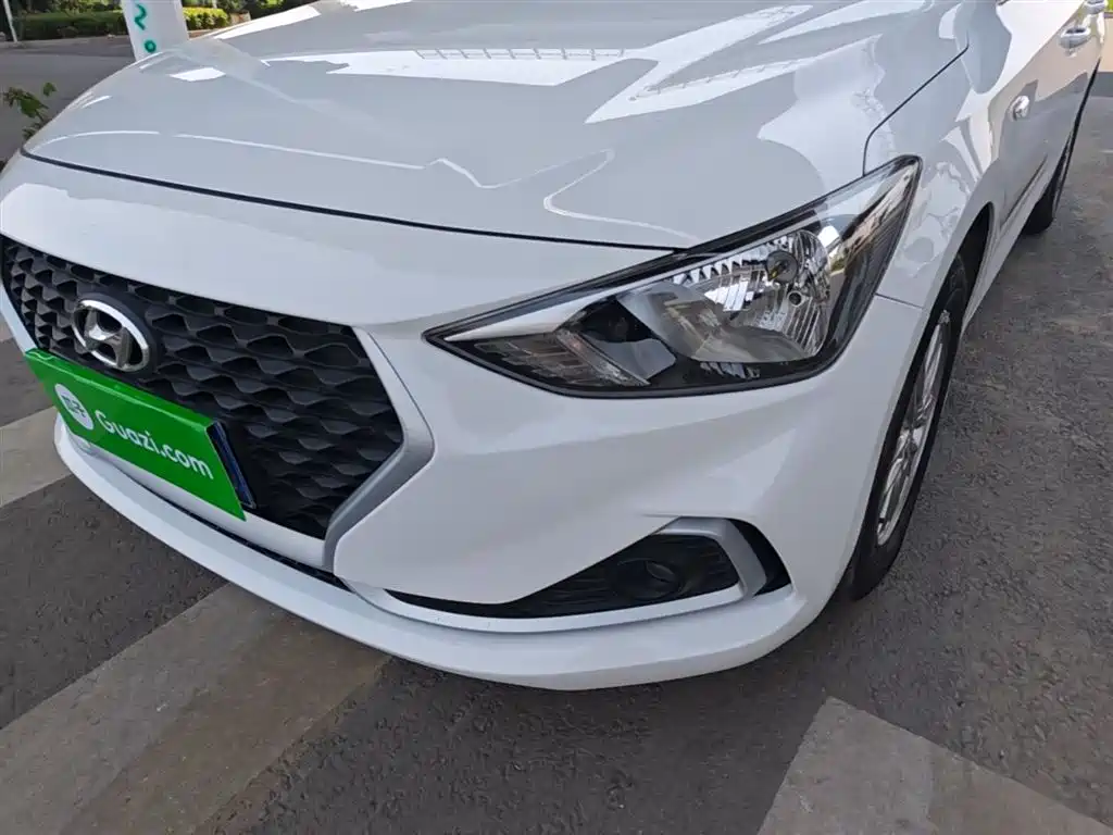 Hyundai Elantra 2019 — фото 24