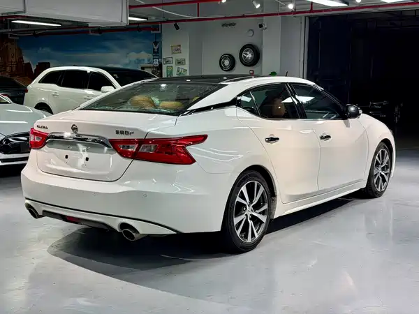Nissan Sima 2017