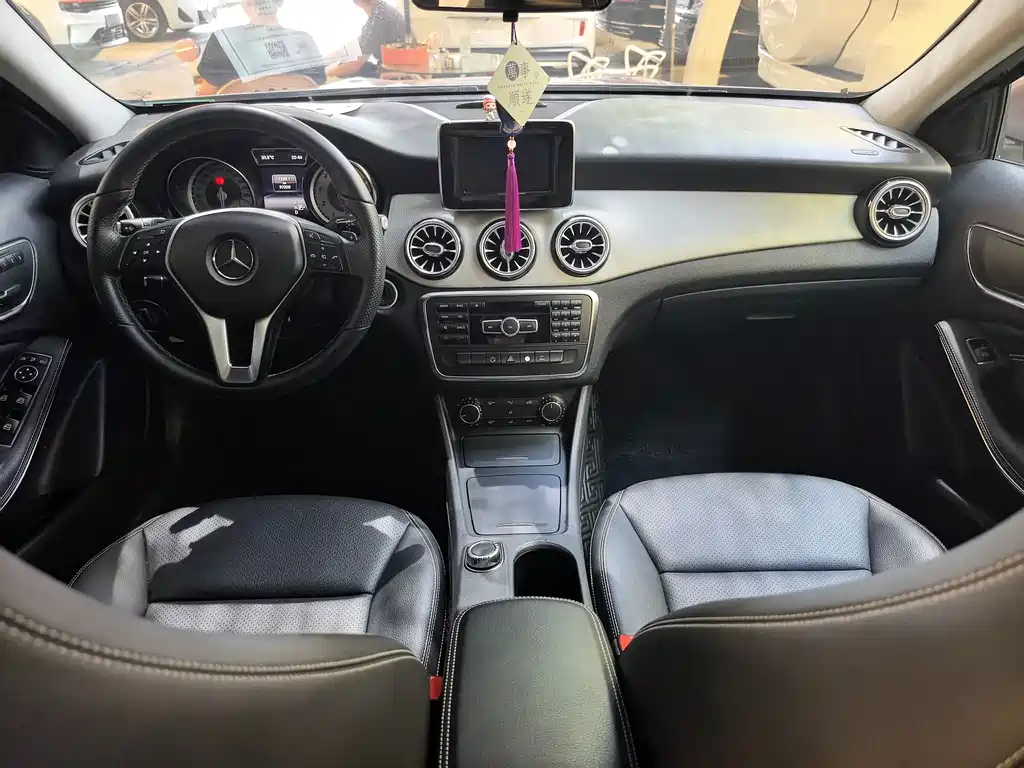 Mercedes-Benz GLA 2015 — фото 9