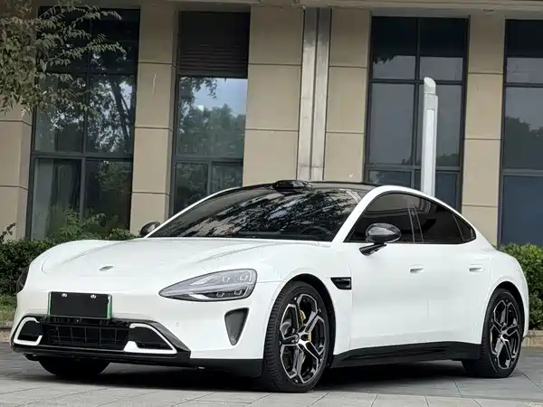 Xiaomi SU7 2024