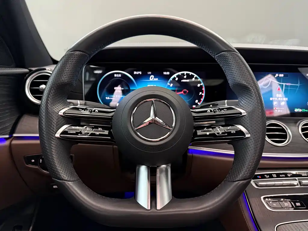 Mercedes-Benz E-Class 2021 — фото 16