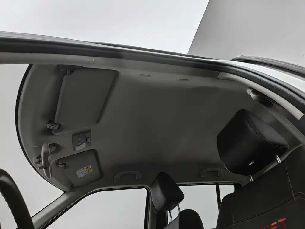 Suzuki Swift 2018 — фото 14