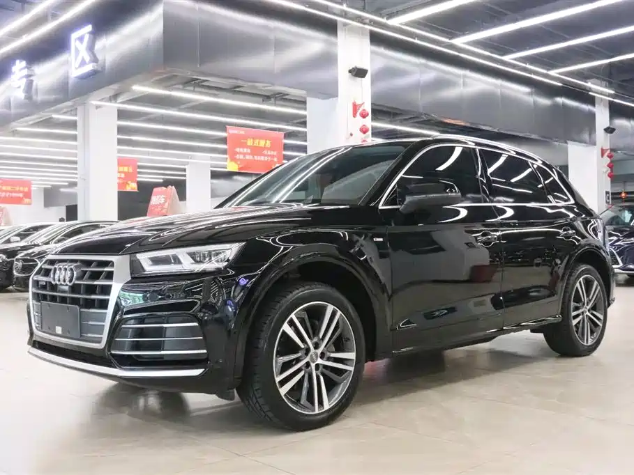 Audi Q5L 2021 — фото 1
