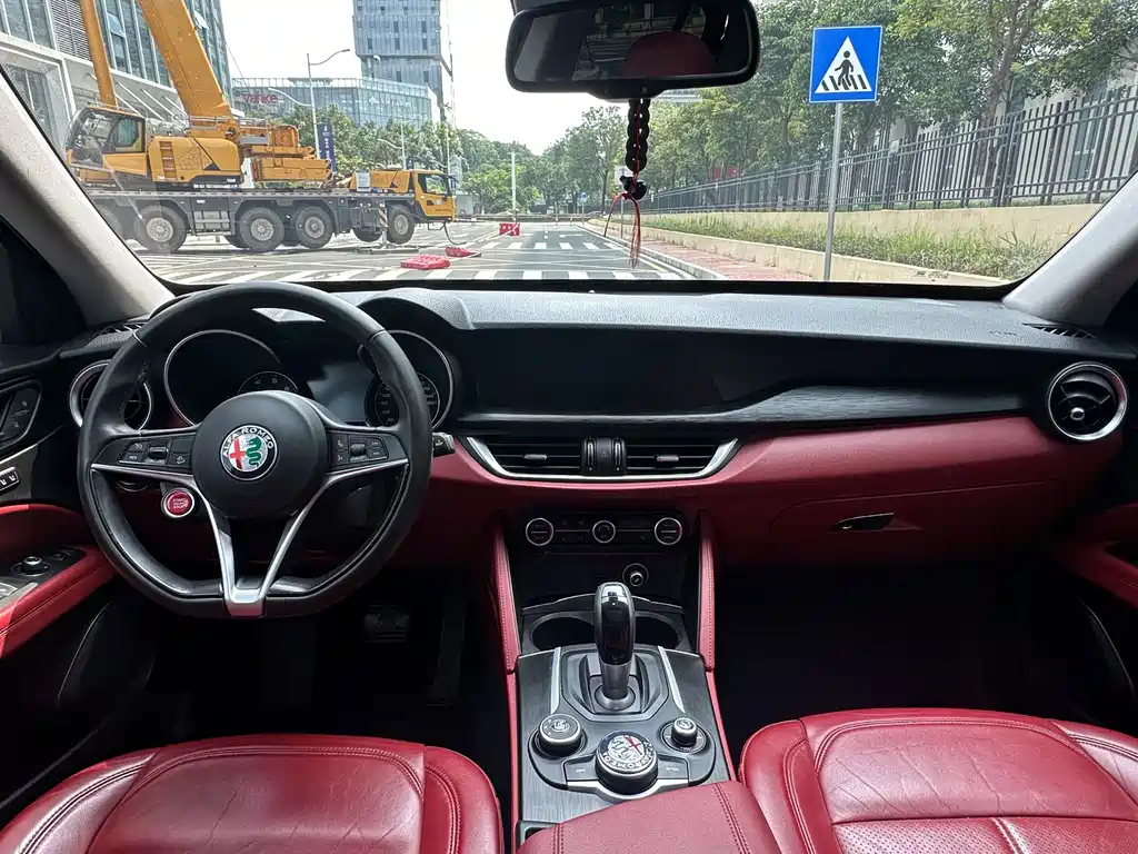 Alfa Romeo Stelvio 2018 — фото 4