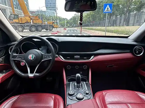 Alfa Romeo Stelvio 2018