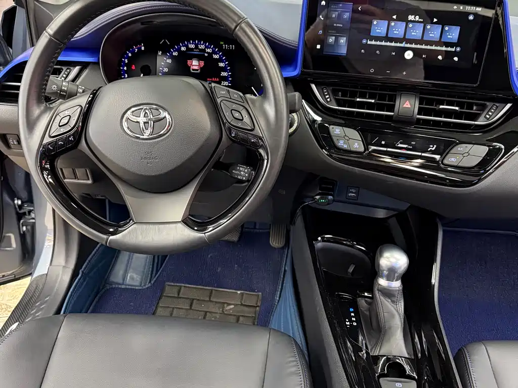 Toyota C-HR 2023 — фото 17