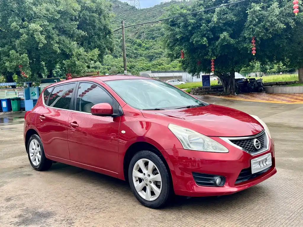 Nissan Tiida 2014