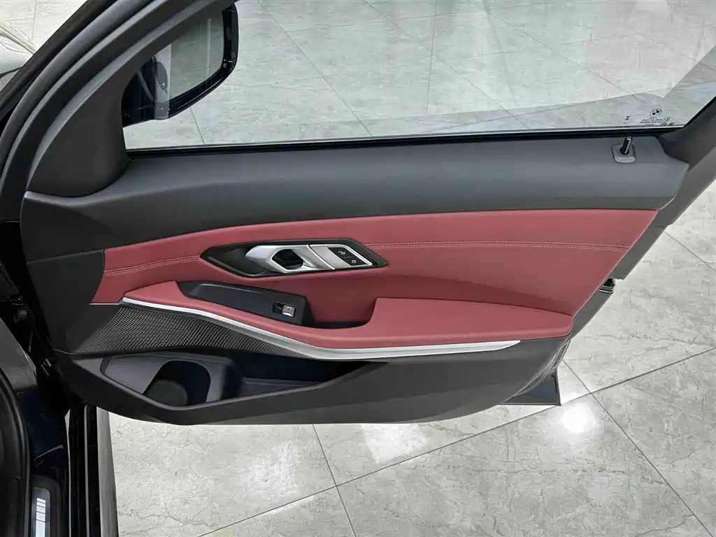 BMW 3 Series 2023 — фото 13