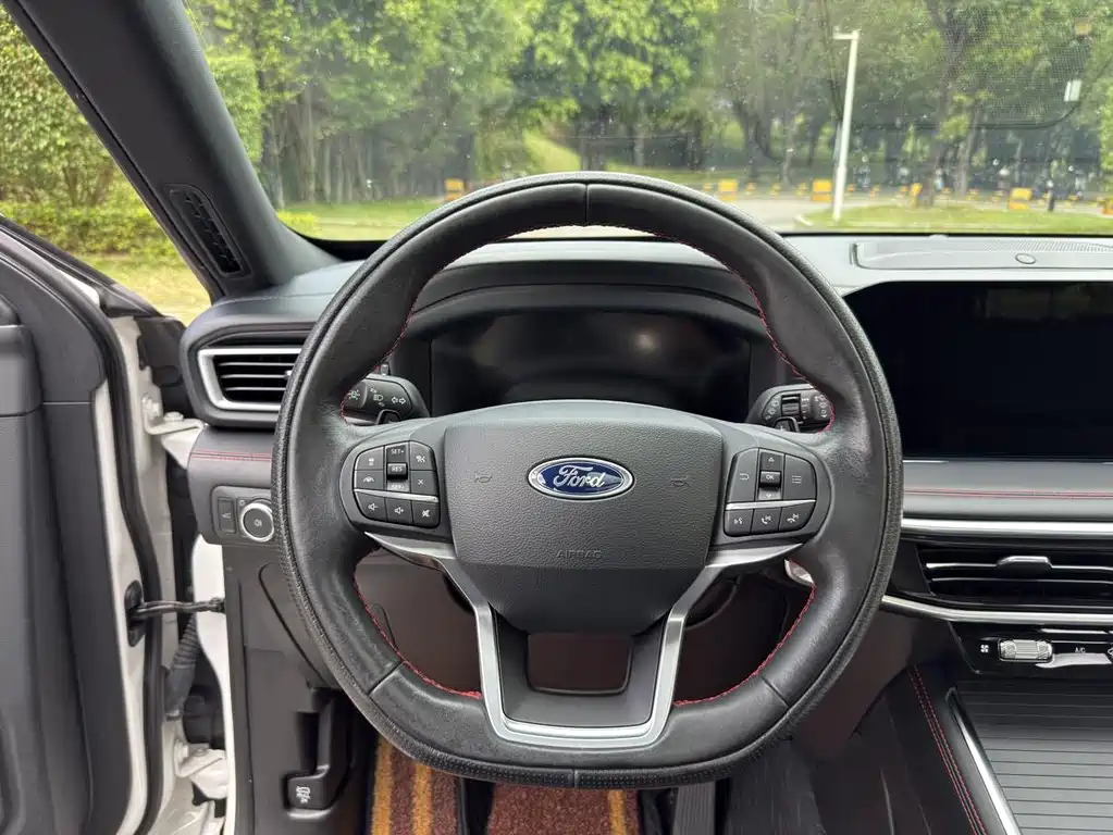 Ford Explorer 2023 — фото 18