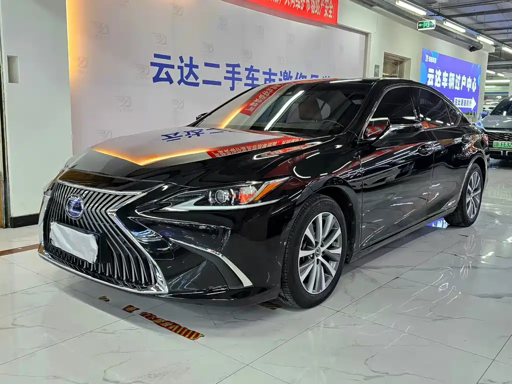 Lexus ES 2018 — фото 3