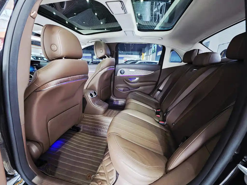 Mercedes-Benz E-Class 2021 — фото 11