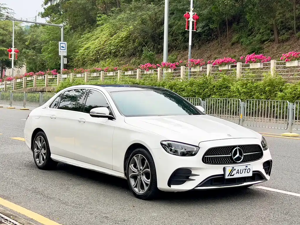 Mercedes-Benz E-Class 2022 — фото 3