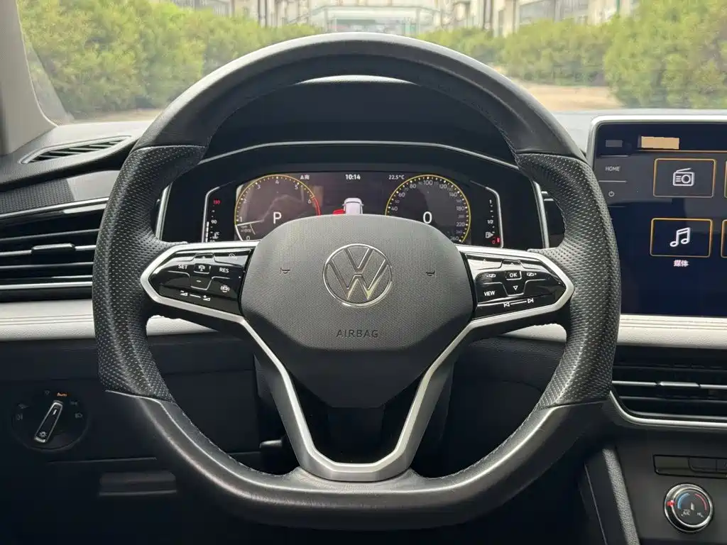 Volkswagen Tiguan L 2023