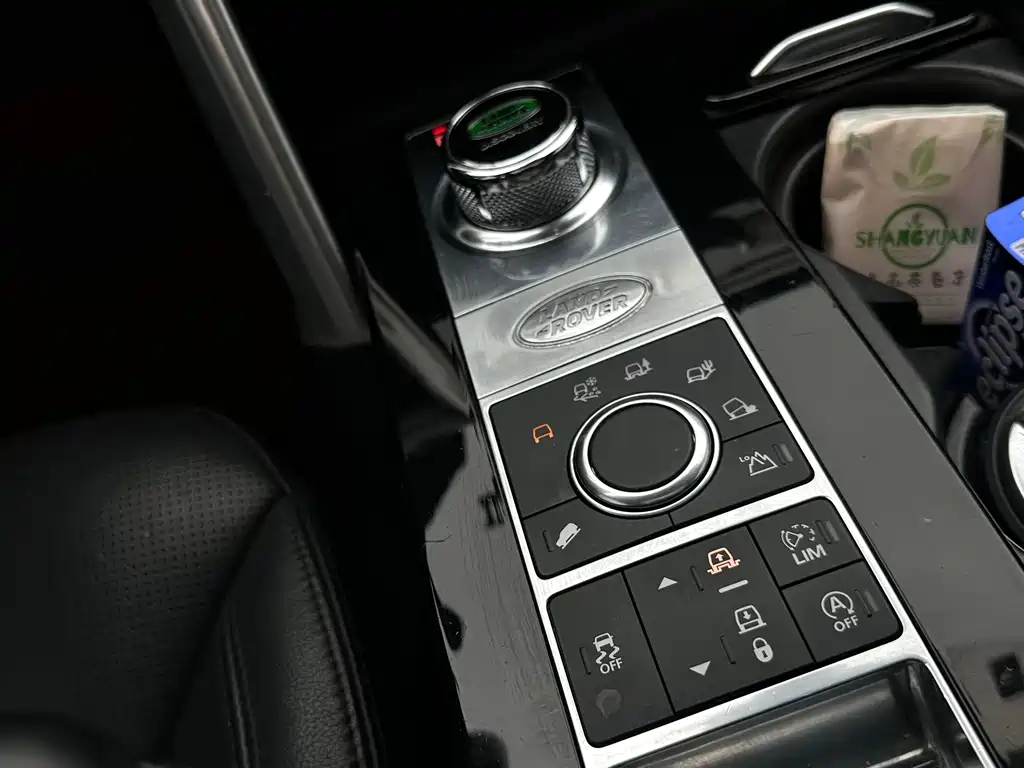 Land Rover Discovery 2017 — фото 14
