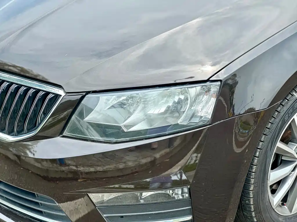 Skoda Octavia 2017 — фото 14