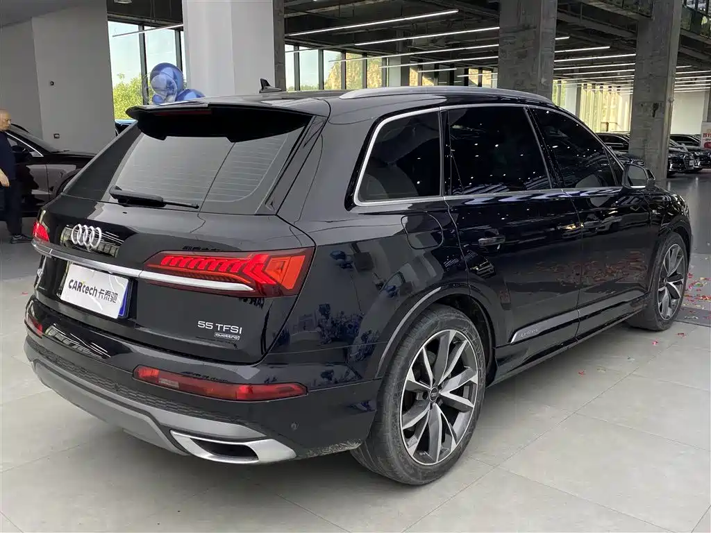 Audi Q7 2021 — фото 3