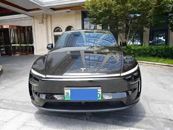 Tesla Model Y 2026