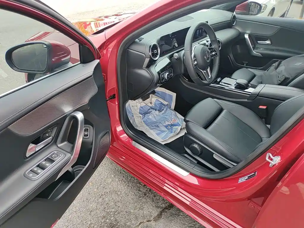 Mercedes-Benz A-Class 2021 — фото 16