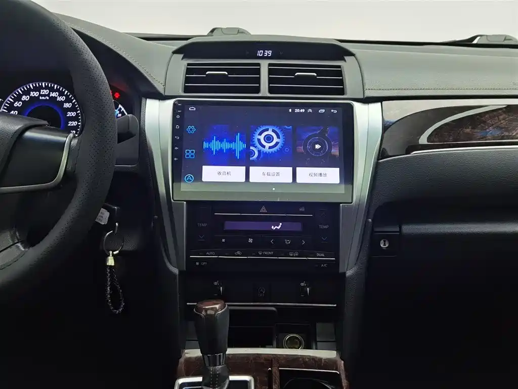 Toyota Camry 2016 — фото 12