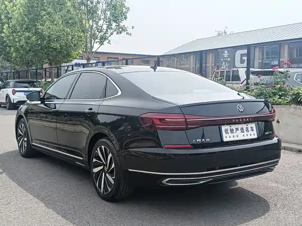 Volkswagen Passat 2024