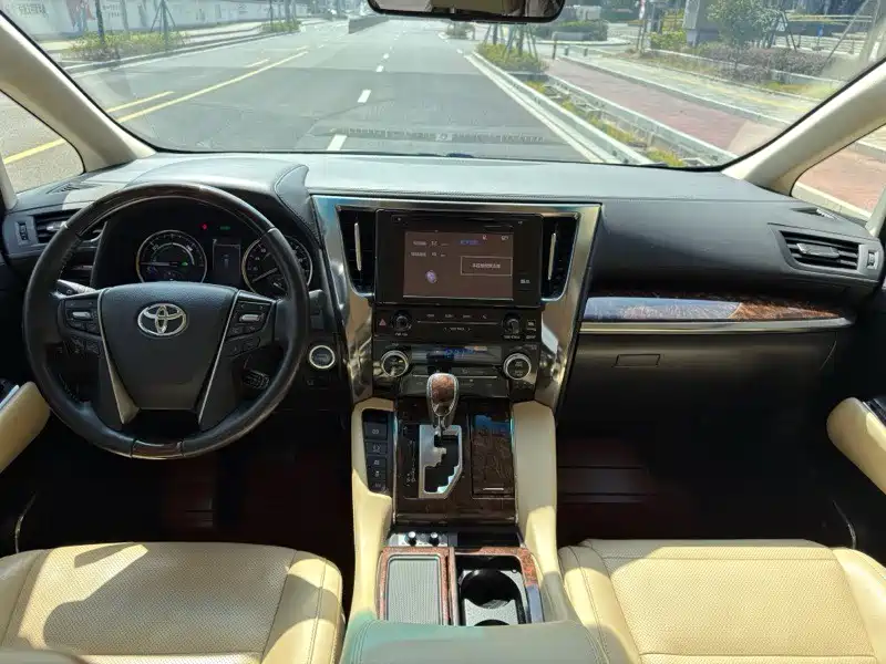 Toyota Alphard 2019
