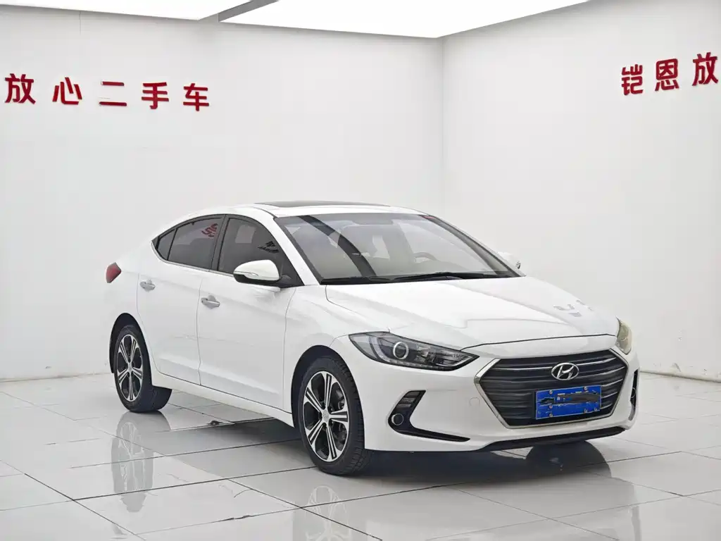 Hyundai Elantra 2018 — фото 3