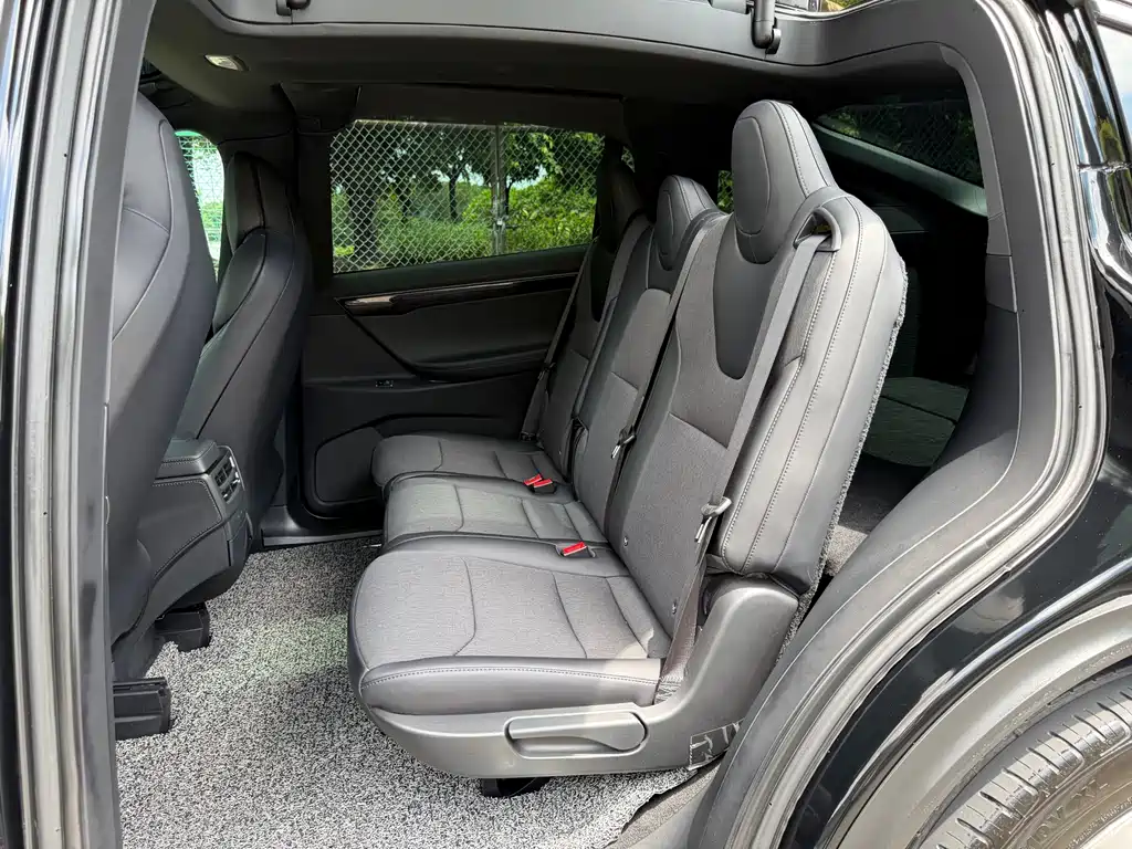 Tesla Model X 2019 — фото 12