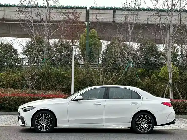 Mercedes-Benz C-Class 2024