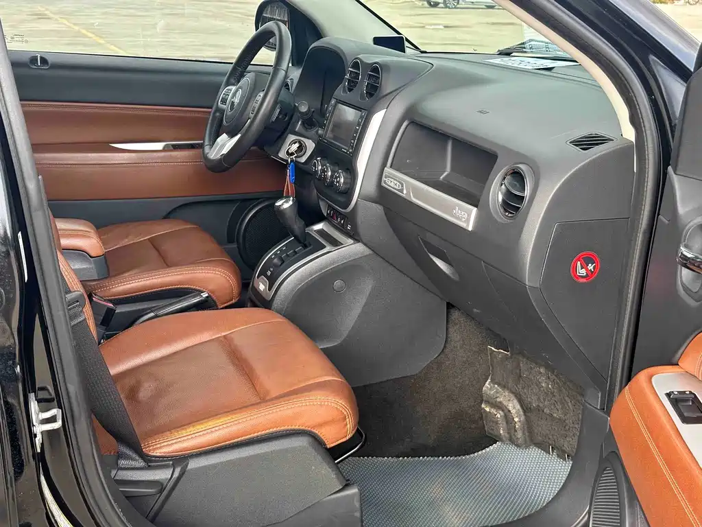 Jeep Compass 2015 — фото 6