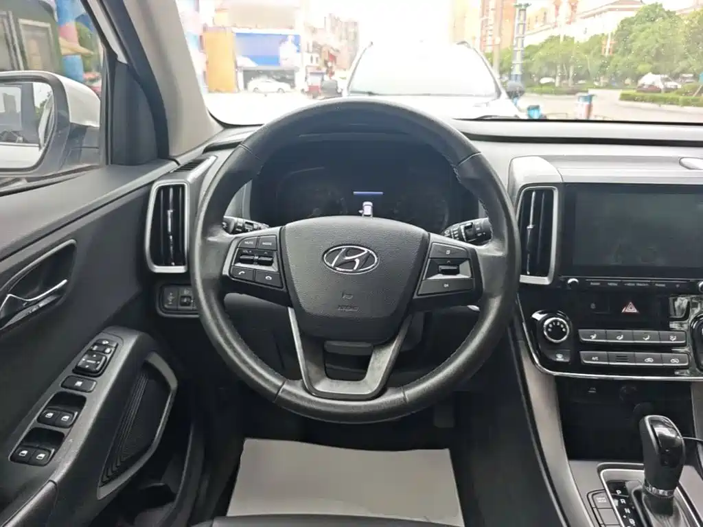 Hyundai ix35 2018 — фото 11