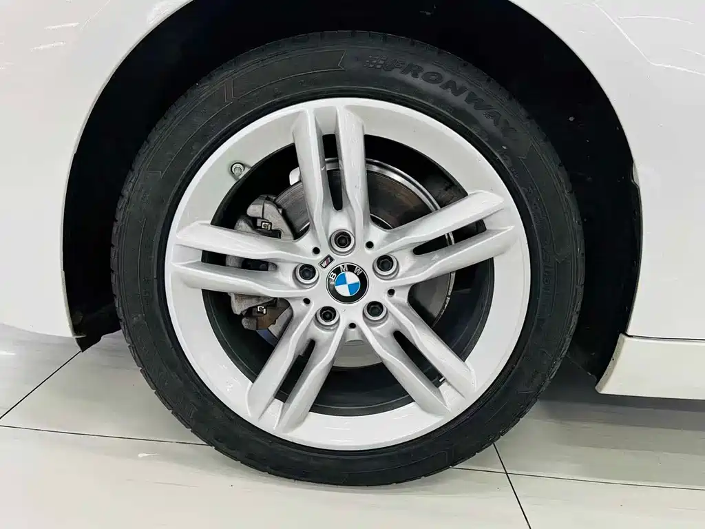 BMW 1 Series 2022 — фото 13