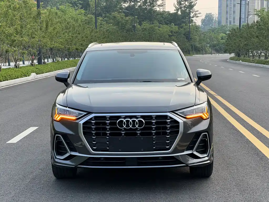 Audi Q3 2022 — фото 2