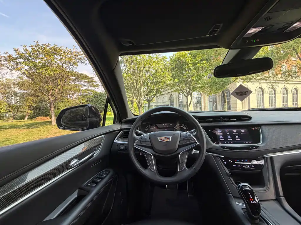 Cadillac XT5 2022 — фото 16