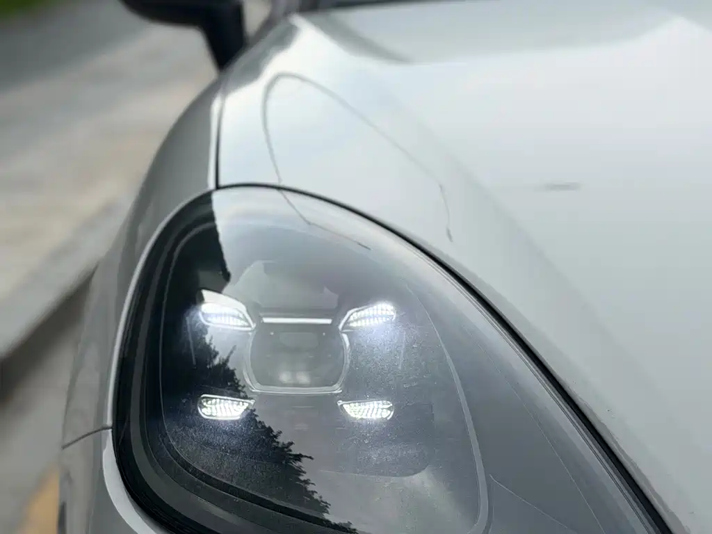 Porsche Cayenne 2019 — фото 11