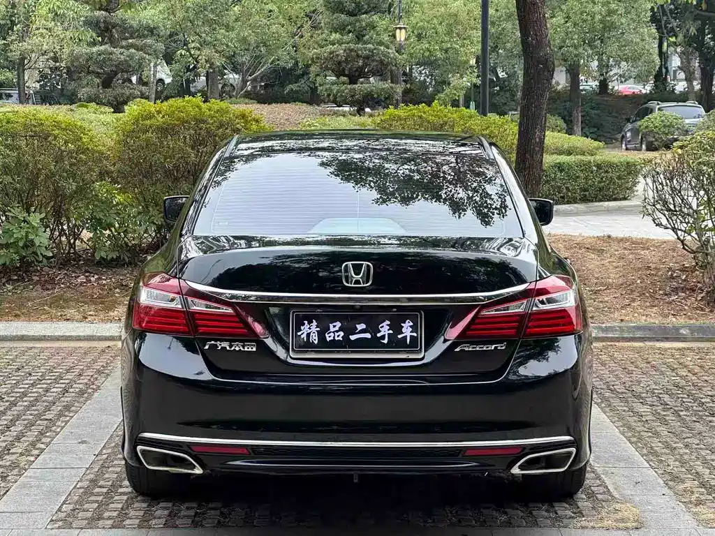 Honda Accord 2016 — фото 16