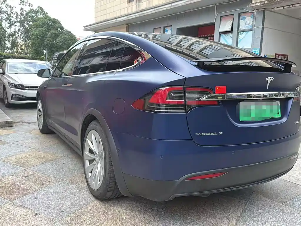 Tesla Model X 2019 — фото 9