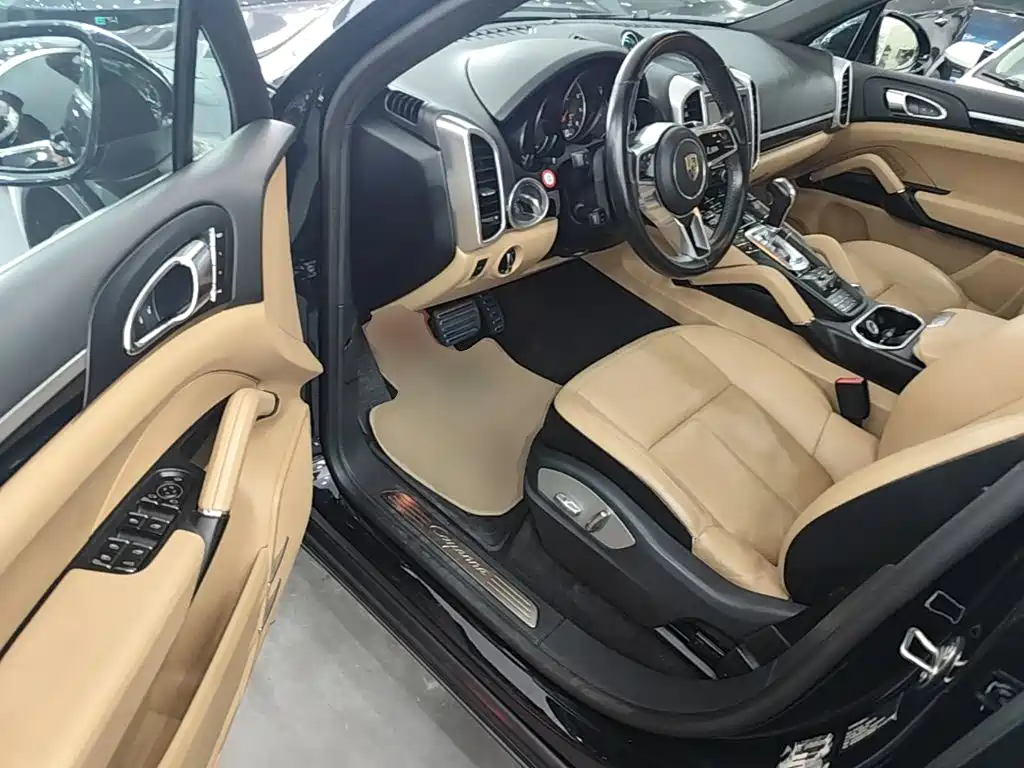 Porsche Cayenne 2016 — фото 16