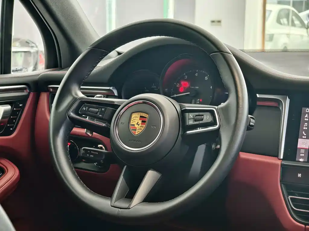 Porsche Macan 2022 — фото 9